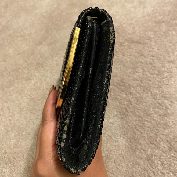 Vintage black clutch with gold detailing - Picture 8 of 8
